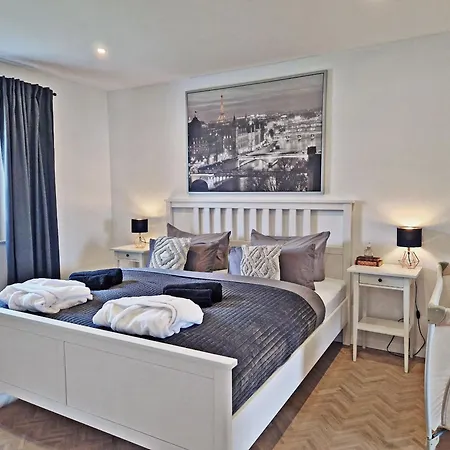 Apartment Exklusives 212 Qm Mit 2 - Garten, Grill & Sauna! *