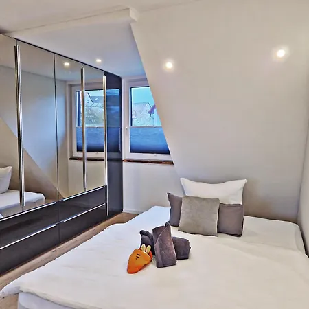 Exklusives 212 Qm Mit 2 - Garten, Grill & Sauna!